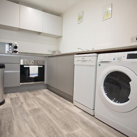 Sea Air - 2 Bedrooms - Parking - Mins To Beach Bournemouth Kültér fotó