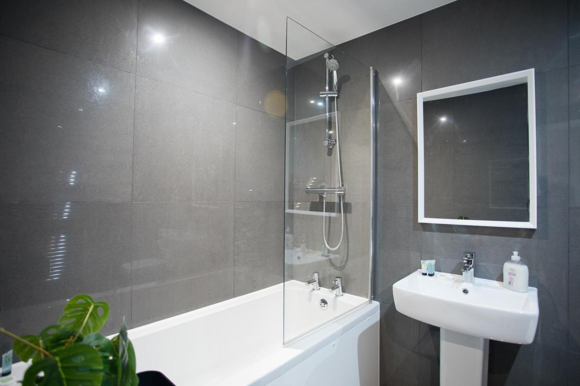 Sea Air - 2 Bedrooms - Parking - Mins To Beach Bournemouth Kültér fotó